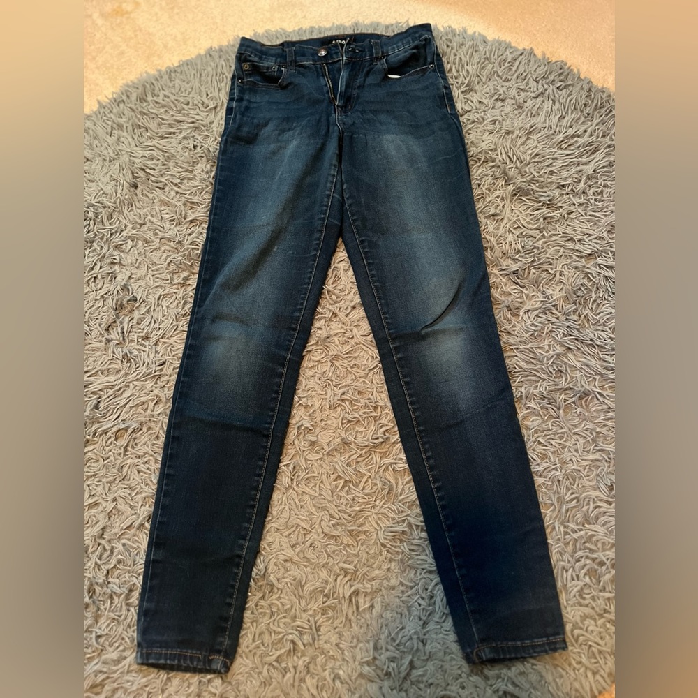 AERO jeans. High rise. Light weight. Dark wash.